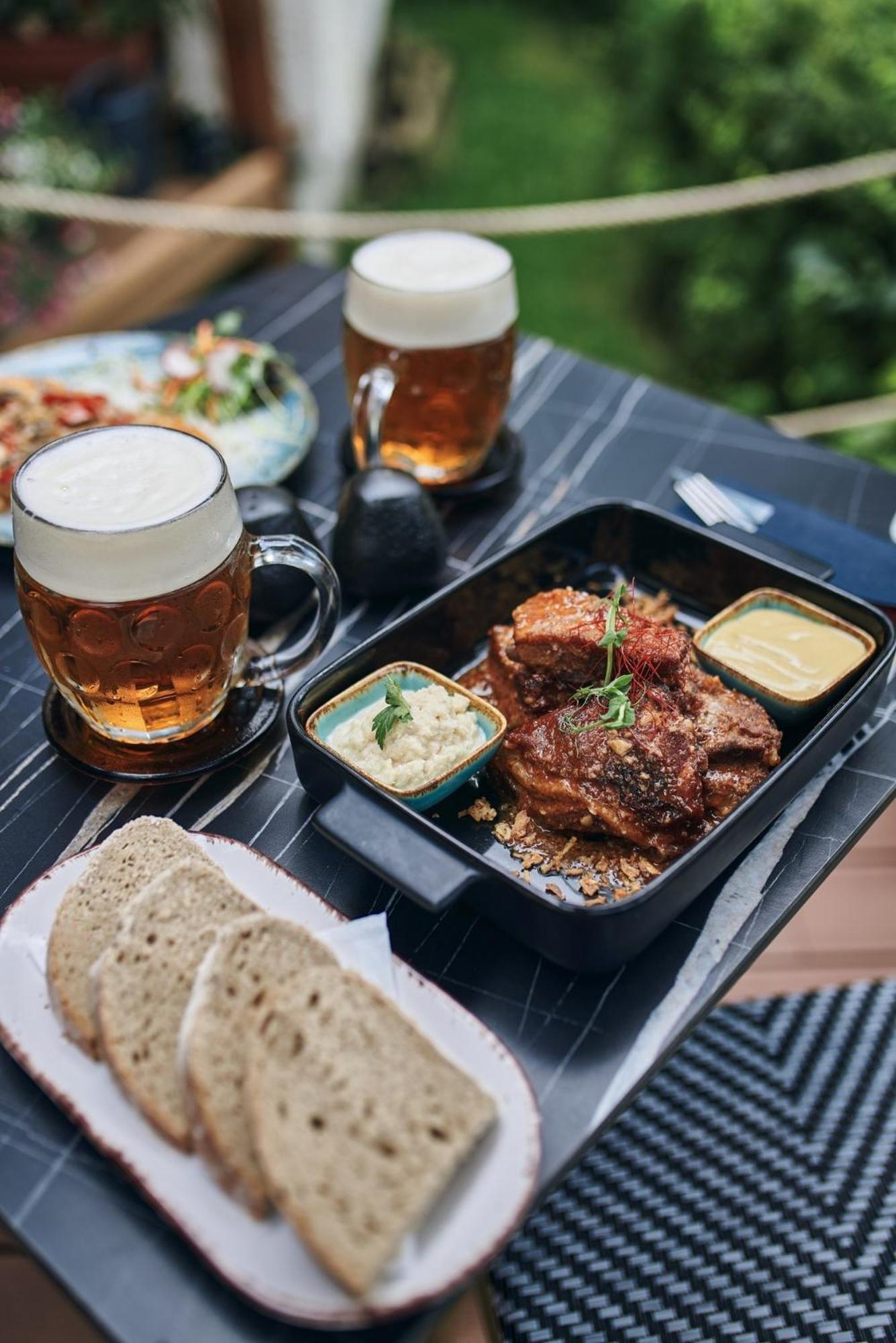 Pension & Restaurant Krakonos Harrachov Eksteriør billede